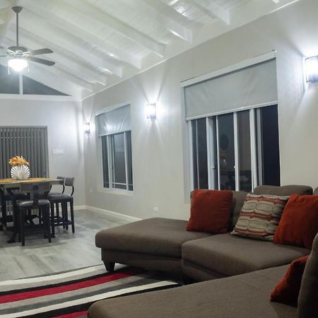 Soak'D Pineapple Villa Berrydale Εξωτερικό φωτογραφία